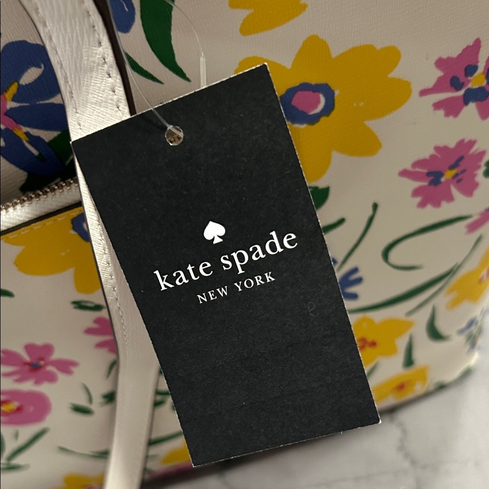 🙌Kate Spade Limited Edition 
( NO Longer in print hard to find ) - Picture 5 of 9
